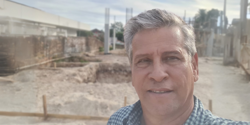 Ricardo Chimirri Candia destaca como a inteligência artificial revoluciona a gestão pública, otimizando decisões com base em dados.